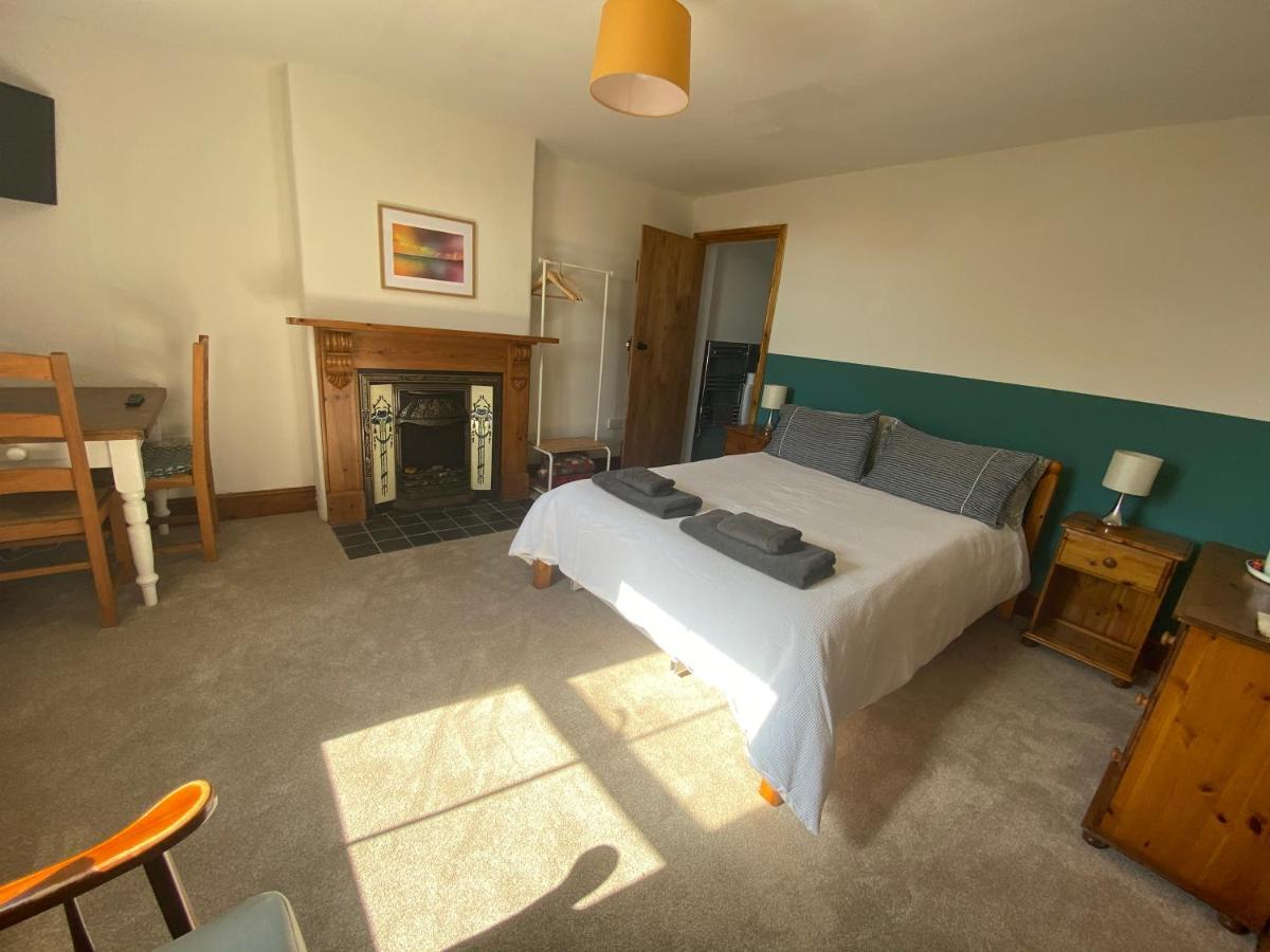 Little Hilton Farm Bed & Breakfast Хавърфордуест Екстериор снимка