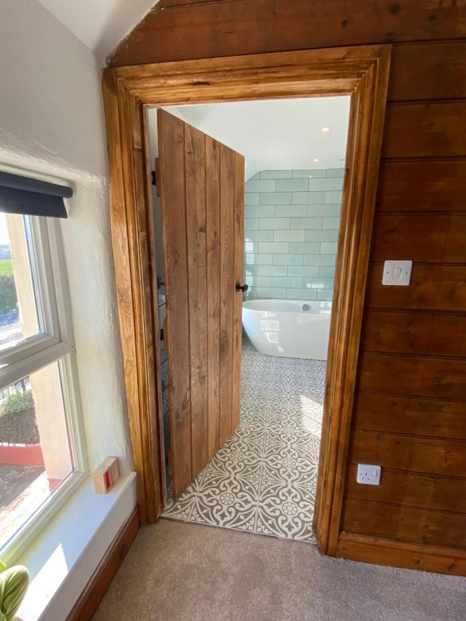 Little Hilton Farm Bed & Breakfast Хавърфордуест Екстериор снимка