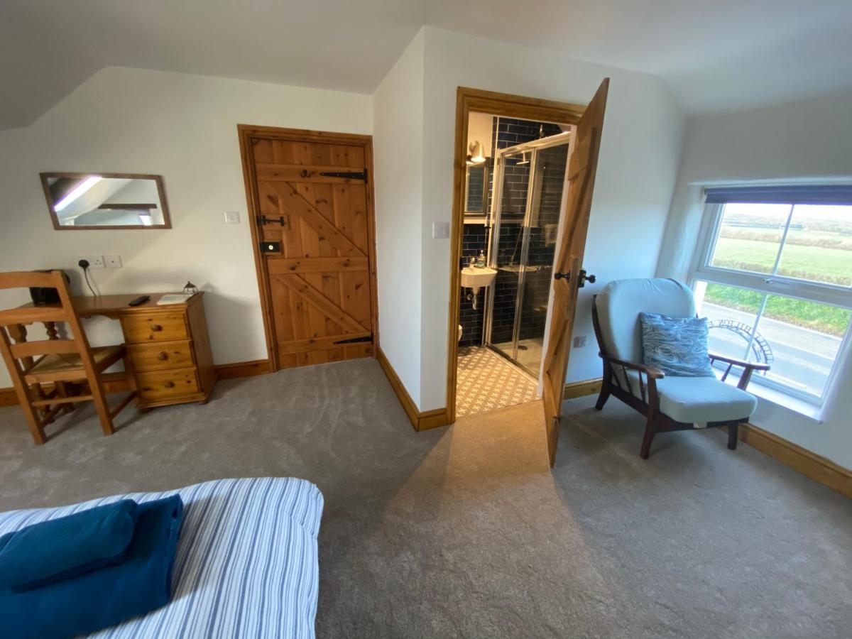 Little Hilton Farm Bed & Breakfast Хавърфордуест Екстериор снимка